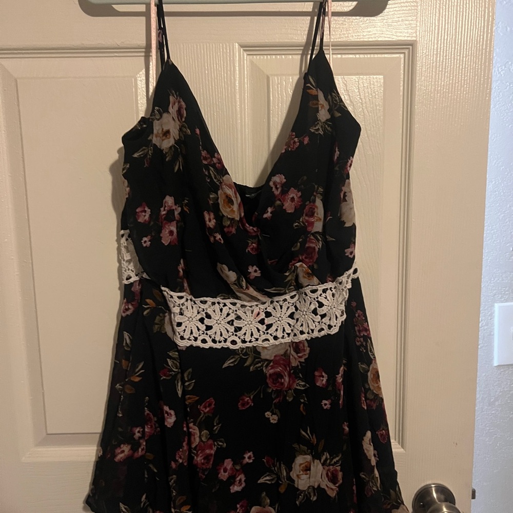 Chic Floral Dress with Lace Accent